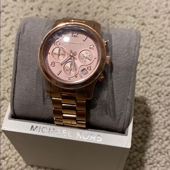 Michael Kors Rose Gold Watch 